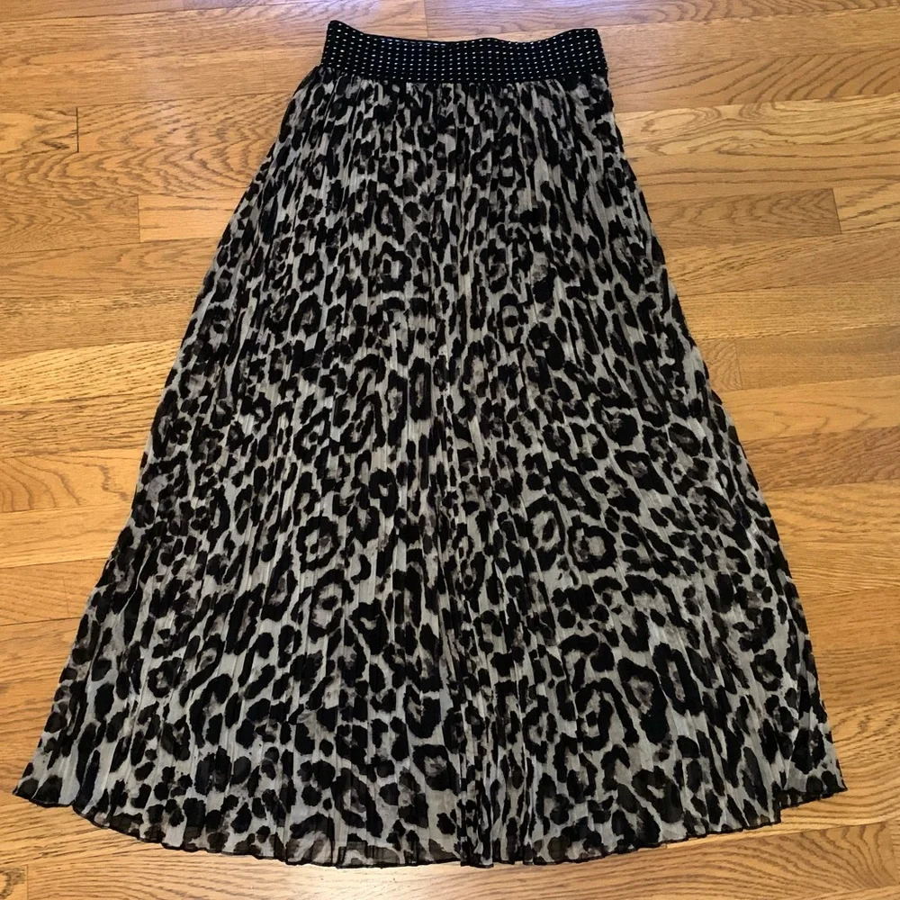 NWOT Pleated midi skirt leopard print size L 36” length skirt - Picture 3 of 10